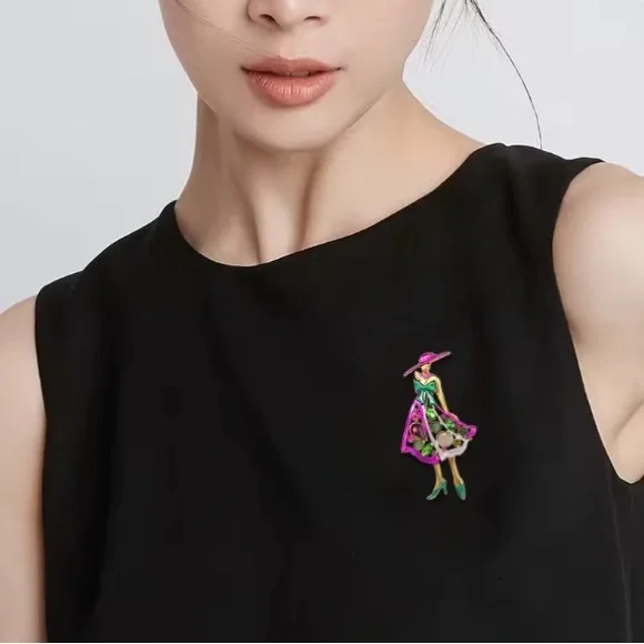 Exquisite Hollow Out Elegant Lady Crystal Enamel Pink Brooch. - Picture 4 of 5